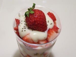 vegan strawberry parfait
