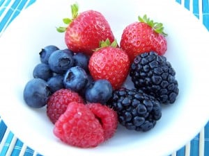Summer Berry breakfast quinoa 008